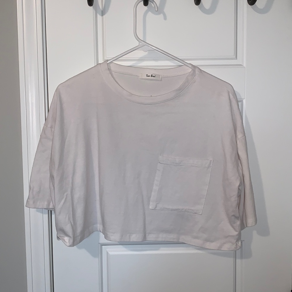 White crop tee